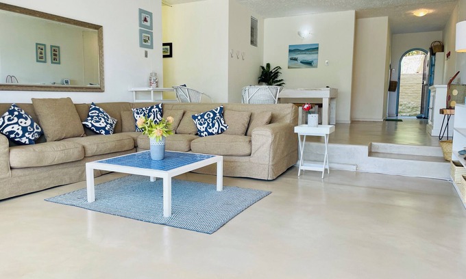 Plettenberg Bay Apartment | Charming Plettenberg Bay Apartment with Wi‑Fi & Ocean Views