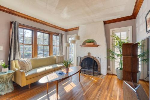 Portland House | Charming Portland 2BR Home in Hollywood