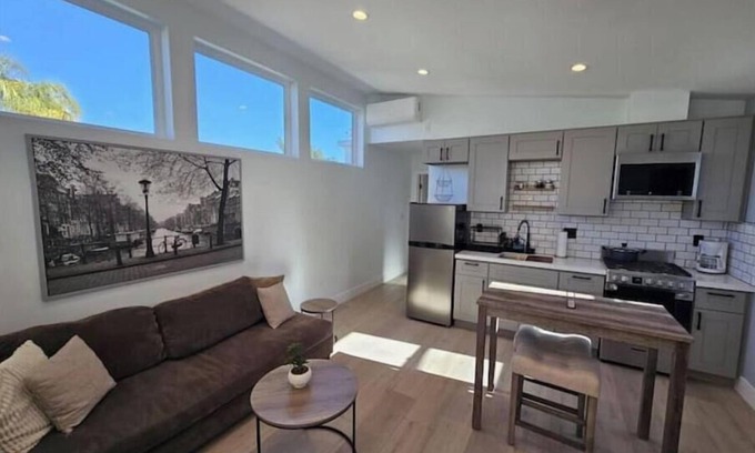 Palms Apartment | Charming Private GuestHouse