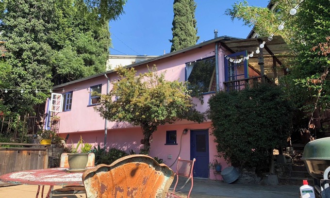 Elysian Heights House | Charming private house in the heart of Echo Park, surrounded by beautiful nature