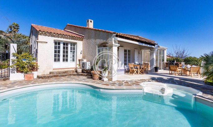 Bormes-Les-Mimosas Villa | Charming Provencal house with swimming pool