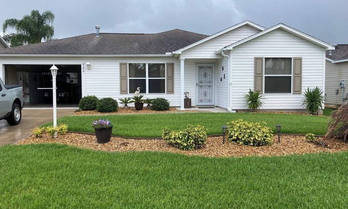 The Villages House | Charming Ranch with prime Location! Just west of Buena Vista Blvd between 466's