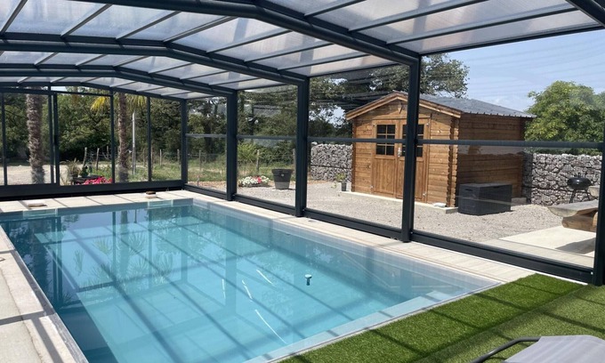 Couzon Cottage | Charming renovated gîte with heated pool in Couzon