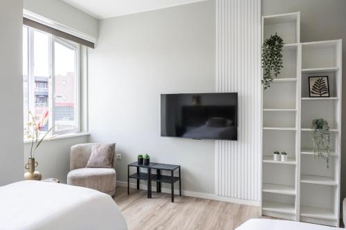 Raamsdonksveer House | Charming Room W Bathroom & Wifi