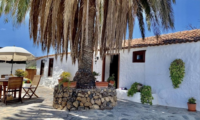 Las Vegas Cottage | Charming Rural House Las Perez in Tenerife South: Scenic Accommodation