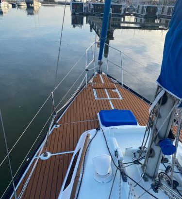 Parque das Nacoes Boat Rental | Charming Sailboat