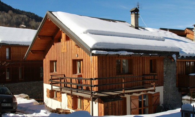 Le Raffort Ski Chalet | Charming Self Catering Ski in Chalet -