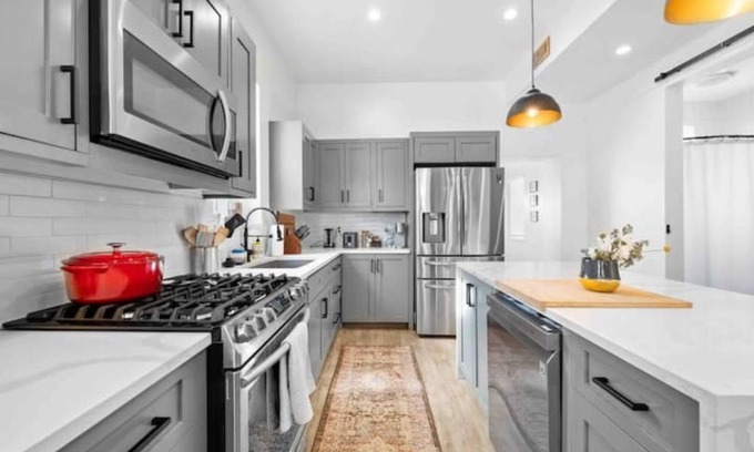 Fairpark House | Charming SLC vacation home + Hot tub