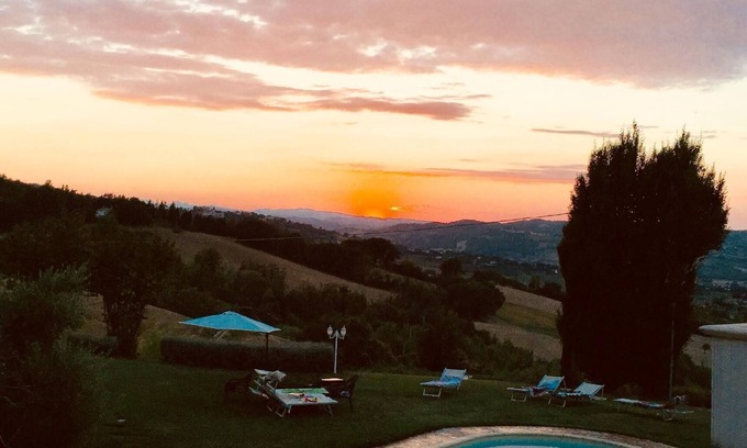 Montelabbate House | Charming solution, swimming pool 10 minutes from the sea