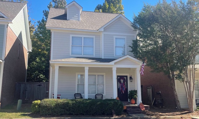 Oxford House | Charming Southern Oxford Townhouse 1 mile from Square and Campus