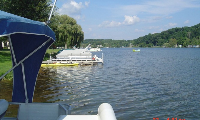 Cloverdale House | Charming Spacious 5 Bedroom Lakefront Vacation Home