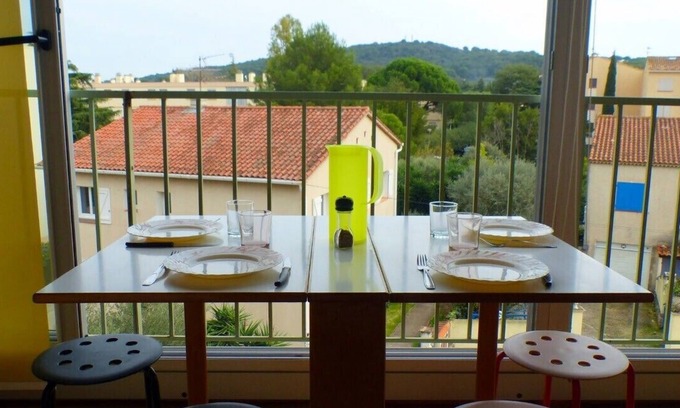 Sanary-sur-Mer Apartment | Charming studio with balcony in Sanary-sur-Mer