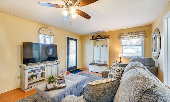 Berryville Apartment | Charming Studio Home 12 Mi to Eureka Springs!