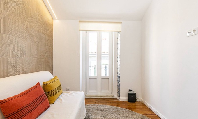 Alfama Apartment | Charming Studio in Graça Overlooking the Tagus River