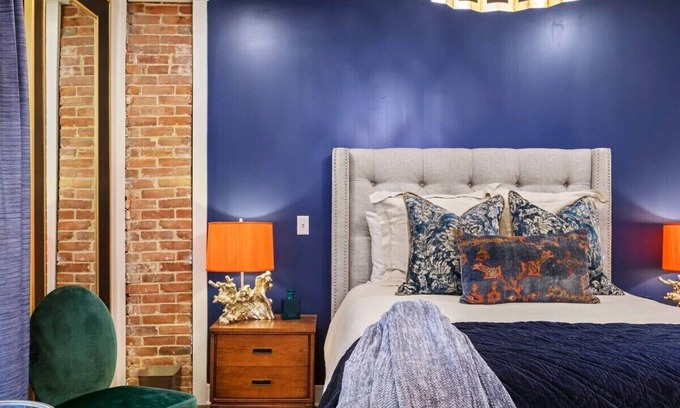 Parkville Apartment | Charming Studio Queen Bed Wifi+Shopping