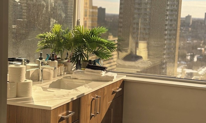 Downtown Edmonton Apartment | Charming Studio Retreat in the Heart of Downtown – Perfect for City Explorers