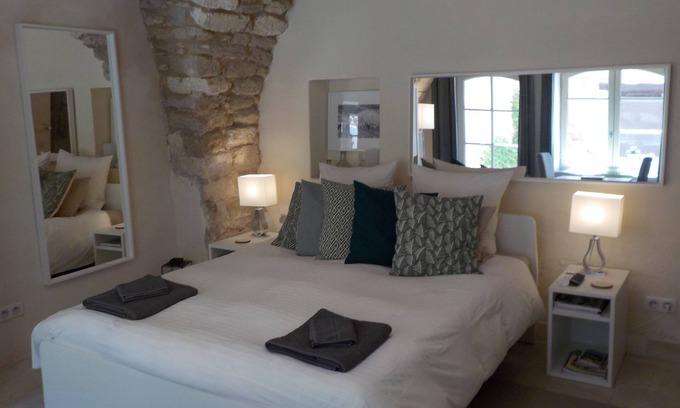 Bonnieux Apartment | Charming studio Wifi, Kitchen, Bonnieux terrace in the Luberon