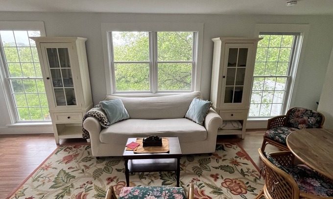 Katama Apartment | Charming studio with AC and WiFi in enjoyable Edgartown