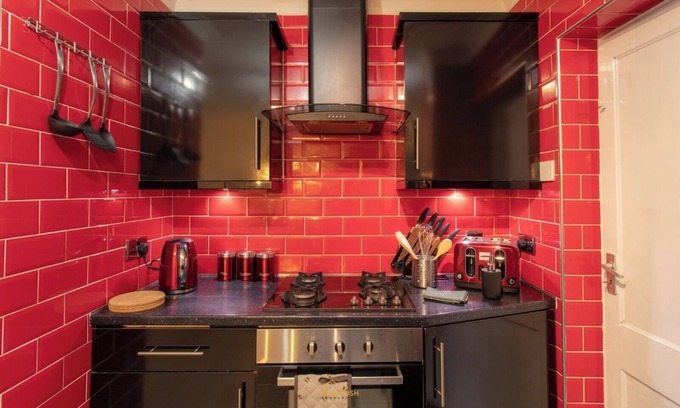 Stonnall House | Charming Three Bedroom House in Birmingham