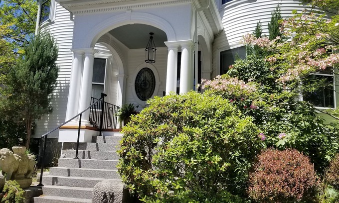 Jamaica Plain Apartment | Charming Tree Top Victorian - Two Bedroom Retreat