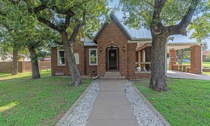 Mineral Wells House | Charming, Tudor Style Home Newly Renovated!
