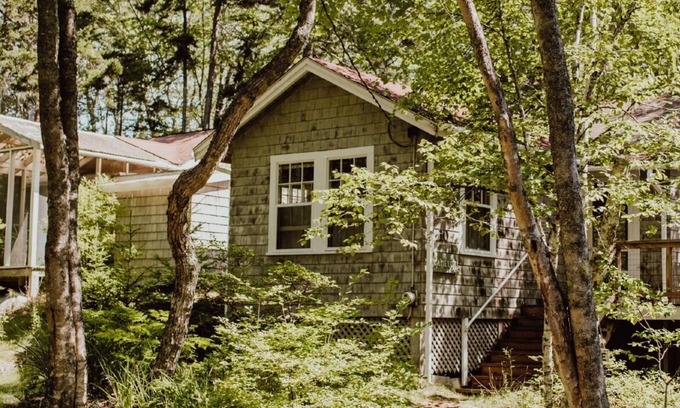 Southport Cottage | Charming Two-Bedroom Ocean-View Cottage in Quiet Southport