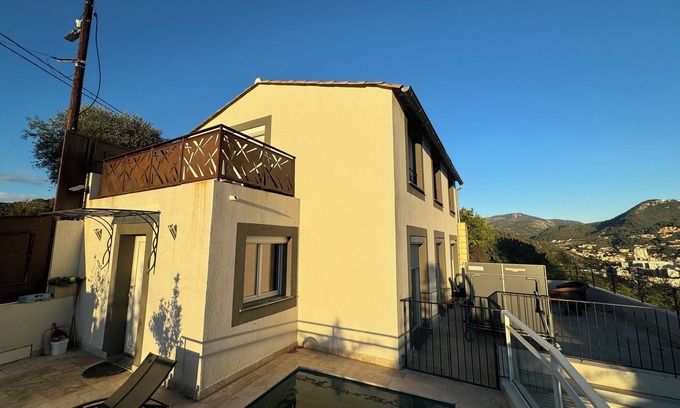 Saint-Andre-de-la-Roche House | Charming villa