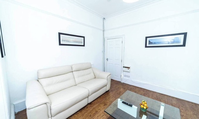 Thorpe Satchville House | Charming Victorian Home in Heart of Leicester