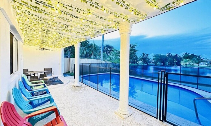 Miramar Villa | Charming Villa with Pool and Lake View