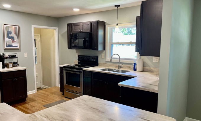 Baldwinsville House | Charming Village Ranch