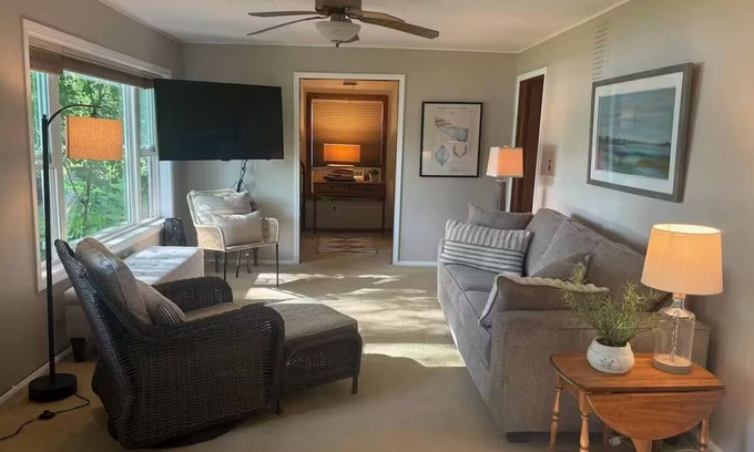 Fremont House | Charming Waterfront 3-Bdrm. Cottage on Wolf River with Private Dock. Fremont, WI