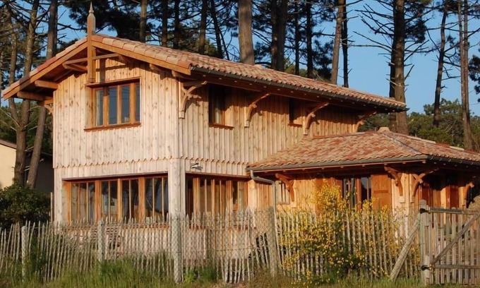 Le Canon House | Charming wooden house