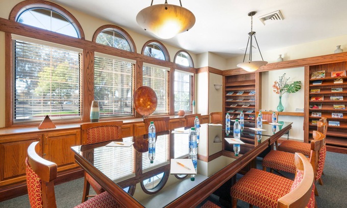 Newark Hotel | Chase Suite Hotel Newark-Fremont