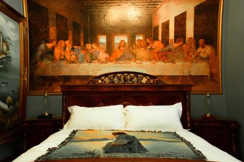 Connellsville Hotel | Chateau Connellsville Starry Night Suite