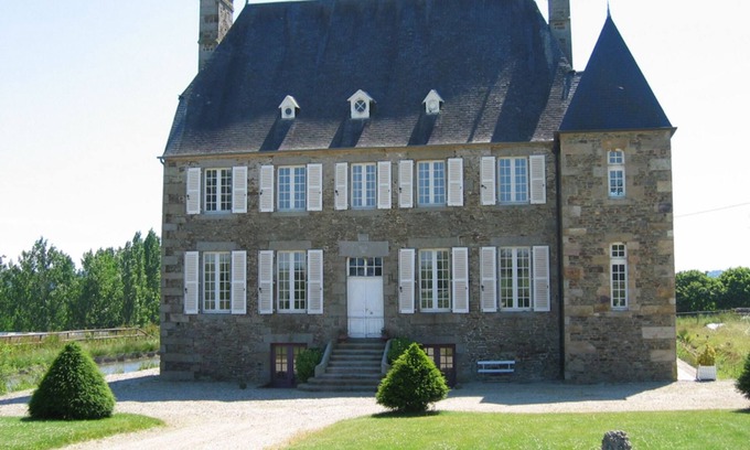 Brecey House | Chateau de la Semondiere