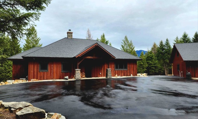 Fortine House | Chateau Fortine 3 bedroom house on secluded 14 acres with spa Book now