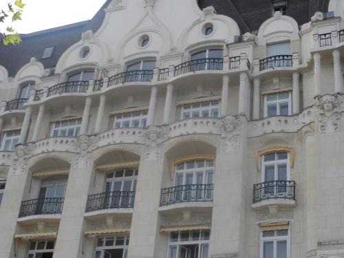Collblanc y La Torrassa Apartment | Cheap Booking Rooms