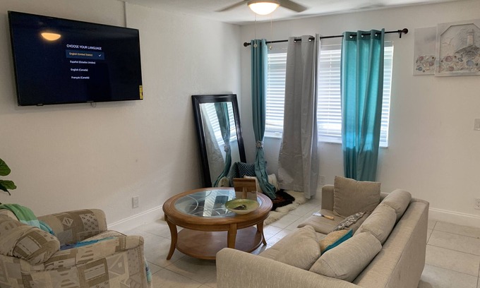 Oakland Park Apartment | cheerful 1bed 1 bath in the beautiful city of Oakland Park -FL