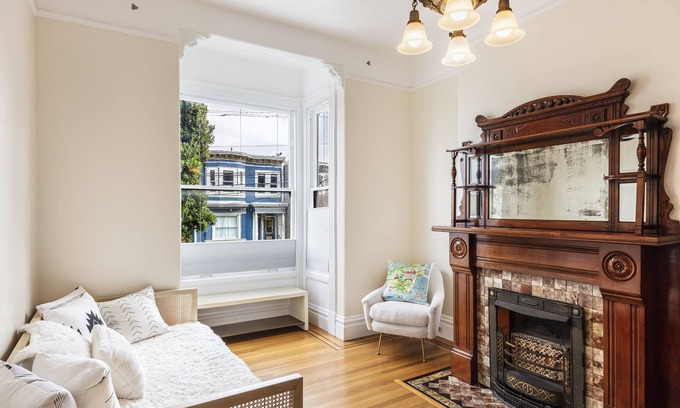 Noe Valley House | Cheerful 2+ bedroom Victorian with parking