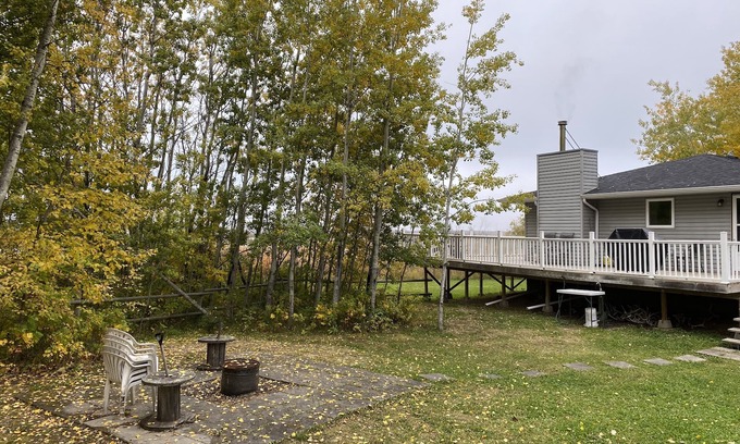 West Central Saskatchewan Cottage | Cheerful 3 Bedroom Cottage with Fireplace.