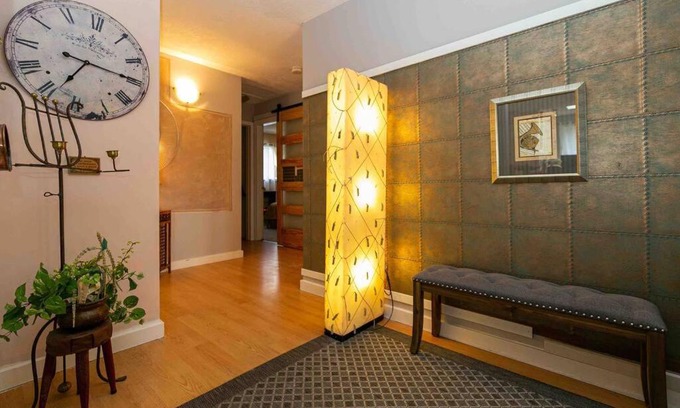 Langford Apartment | Cheerful 3-bedroom home near Glen Lake