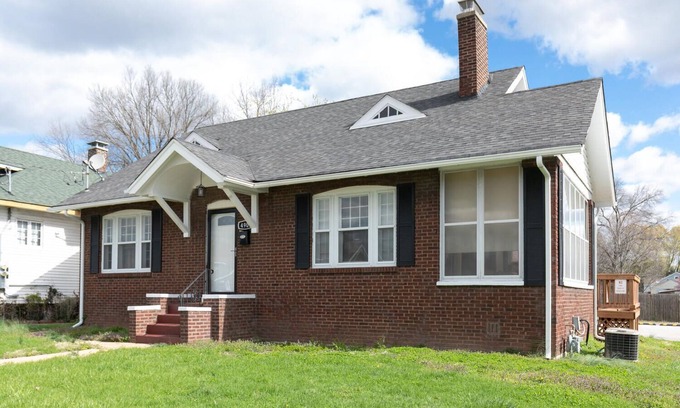 Belleville House | Cheerful 4 Bedroom House