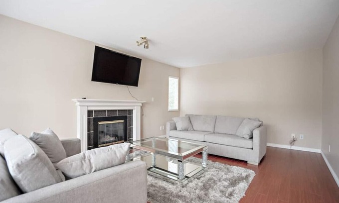 Upper Ten Oaks House | Cheerful 5 Bedroom Home