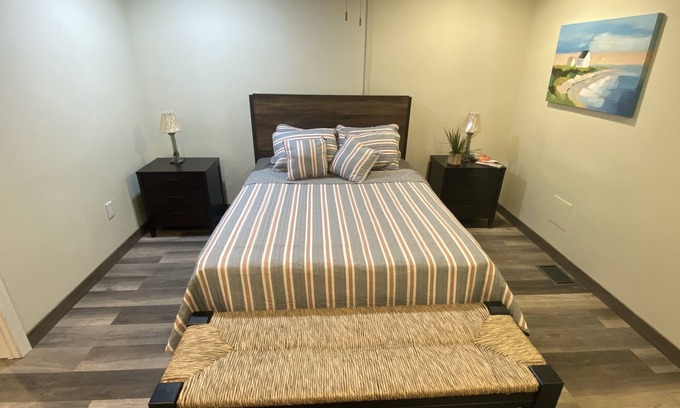 Mars Hill-Blaine House | Cheerful One Bedroom Home