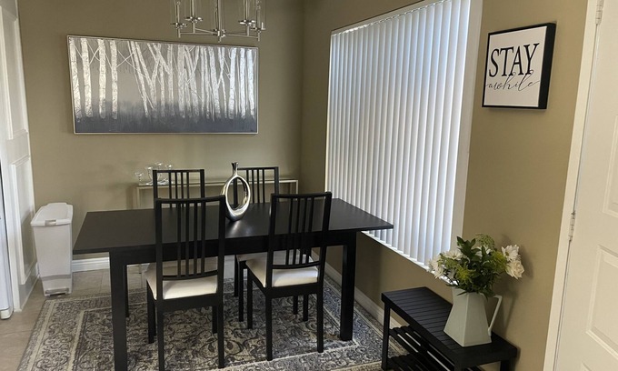 Azusa House | Cheerful, Quiet, Clean and Safe Condo near the San Gabriel Mountains in Azusa.