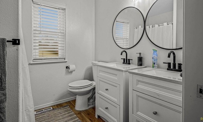 Troutdale House | Cheerful remodeled home near I-84