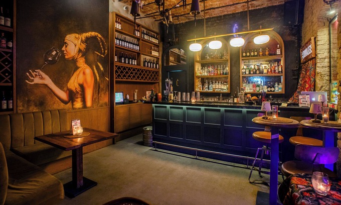 Karakoy Bed & Breakfast | Cheers Porthouse