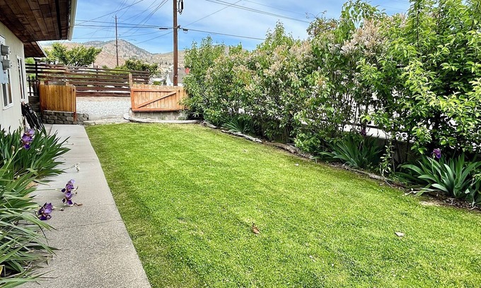 Chelan House | Chelan Cozy Getaway: Pet-Friendly, Downtown, WIFI, Steps to Riverwalk Park