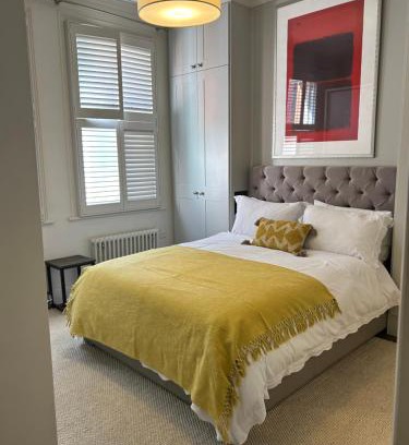 Chelsea Riverside Apartment | Chelsea flat, convenient and quiet