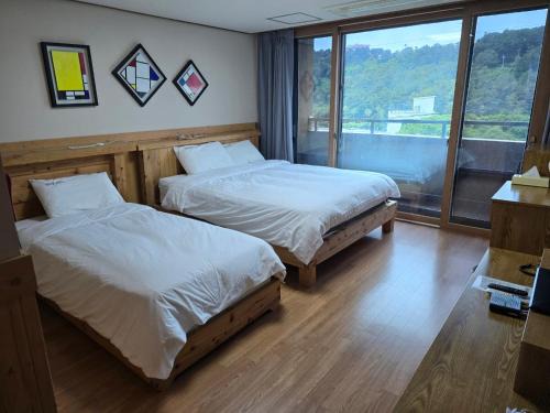 Songsan-dong Hotel | Cheonjiyeon Hotel